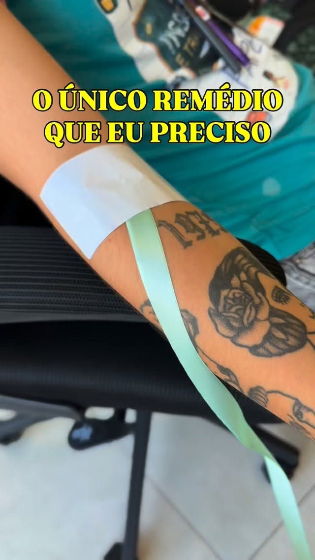 Mais alguém? 📙💉💊Aqui a dose de papelaria é cura na hora!Vem pra PapelNobre 🩷💊💉